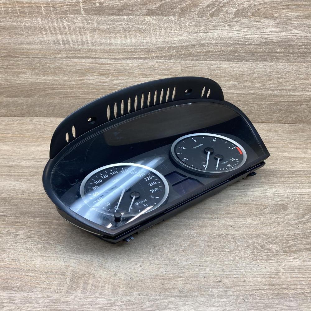9135253 110080213  Speedometer (instrument cluster) BMW 5 E60 E61