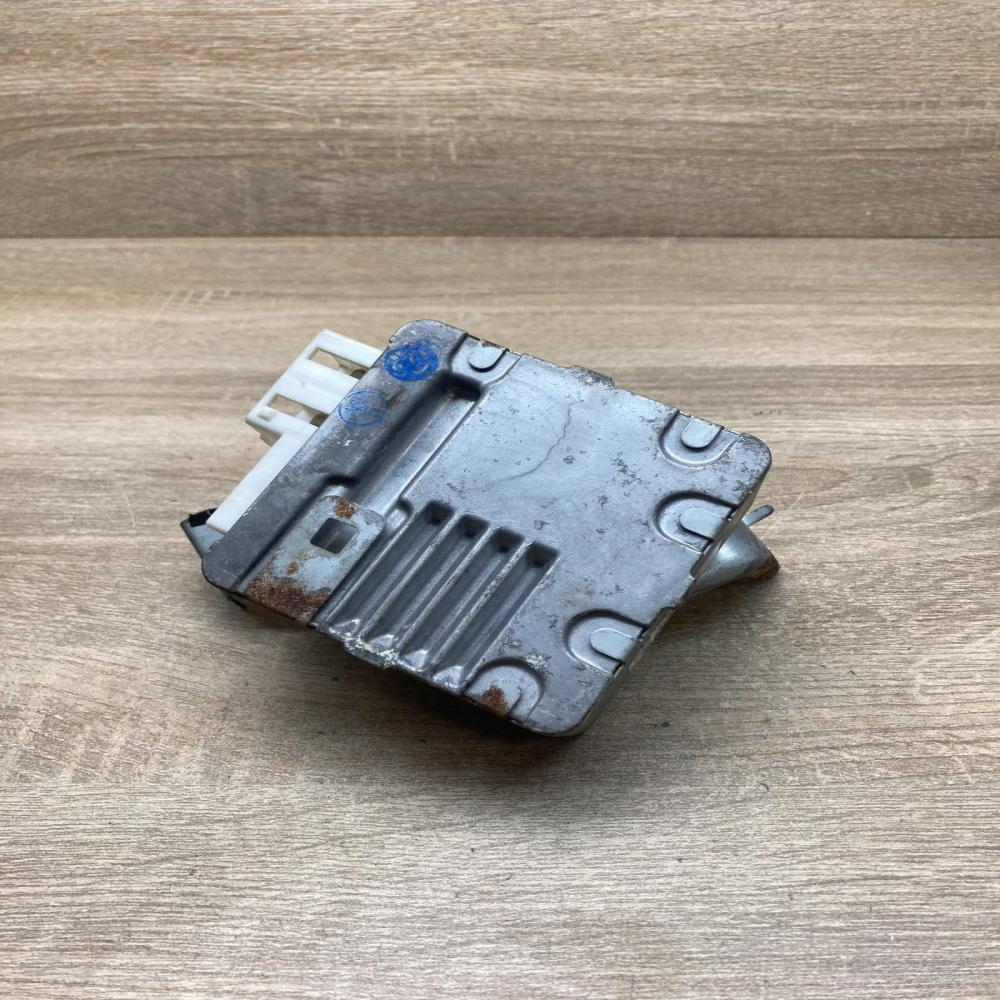 89650 47210 112900 1131  Power steering control unit/module Toyota Prius (XW20)