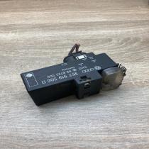 357919506D 898722000  Coolant fan relay Volkswagen PASSAT B4