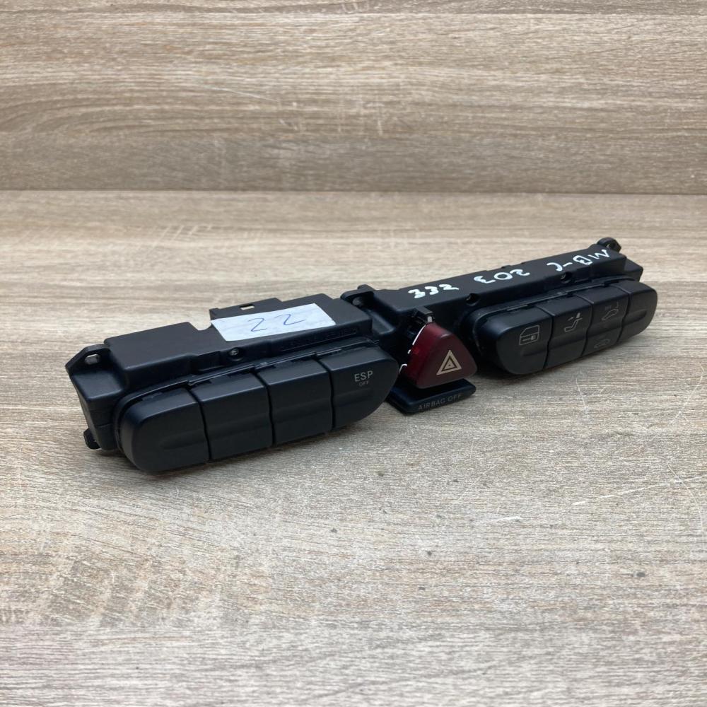 2038209310   Hazard light switch Mercedes-Benz C W203