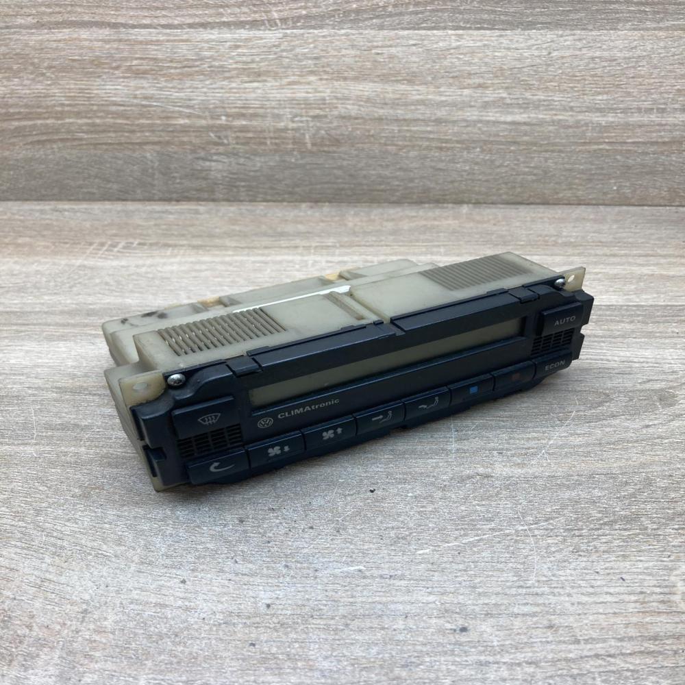 1J1907044 5HB007617  Climate control unit Volkswagen PASSAT B5