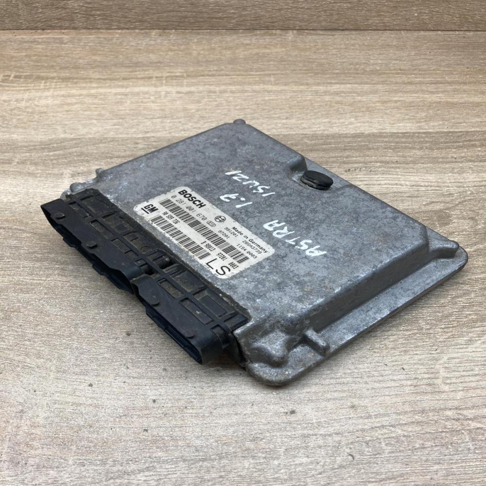 90589736 0281001670  Engine control unit/module ECU Opel Astra G