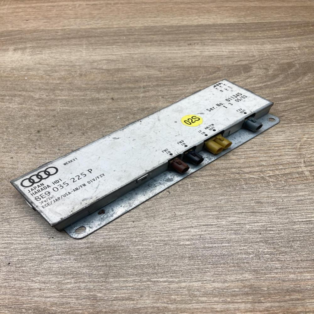 8E9035225P   Aerial antenna amplifier Audi A4 S4 B7 8E 8H