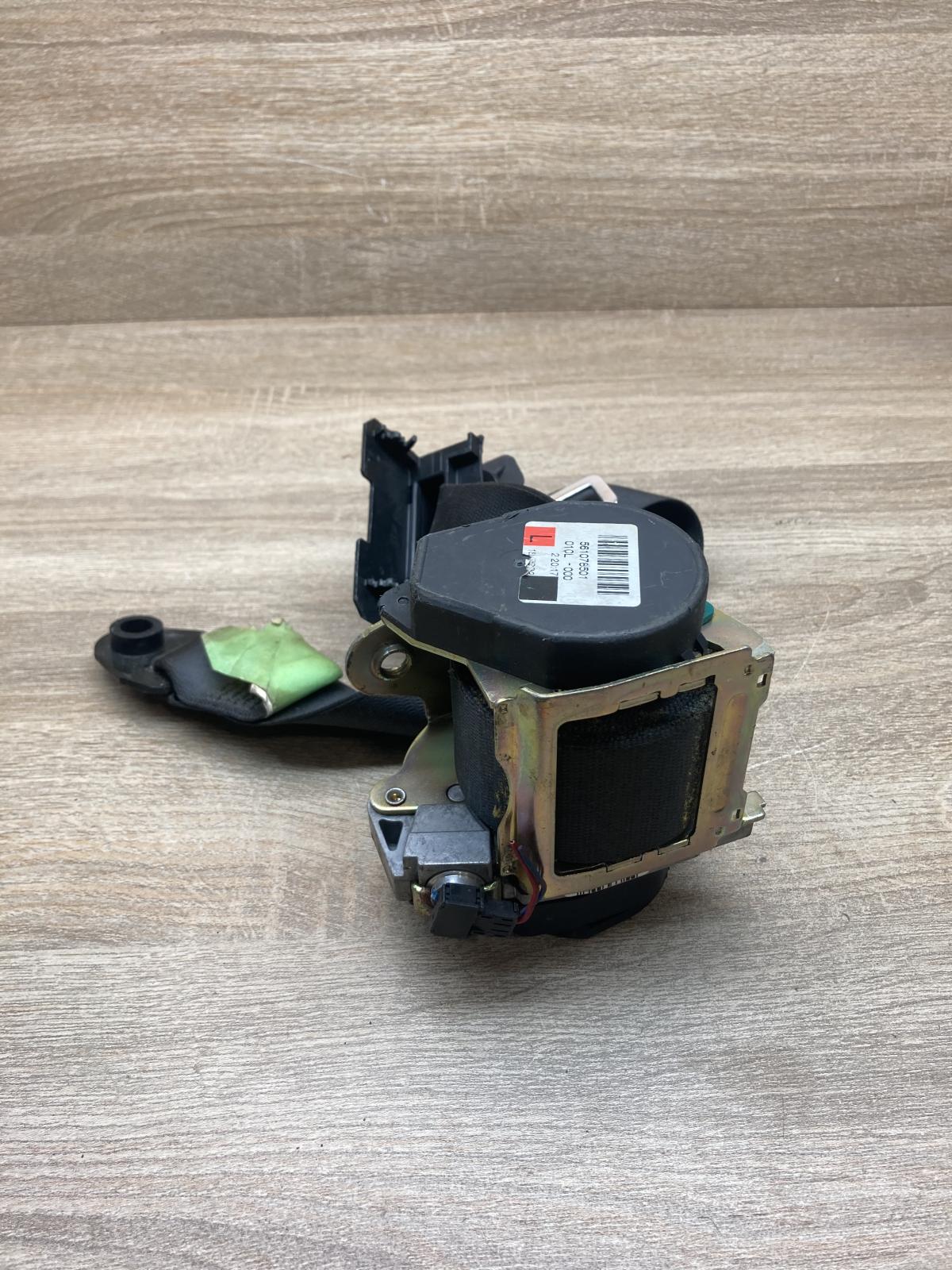 561078501   Front seatbelt BMW 7 E65 E66