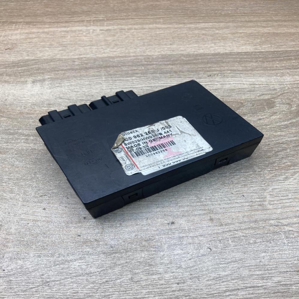 1C0962258J   Comfort/convenience module Volkswagen Golf IV
