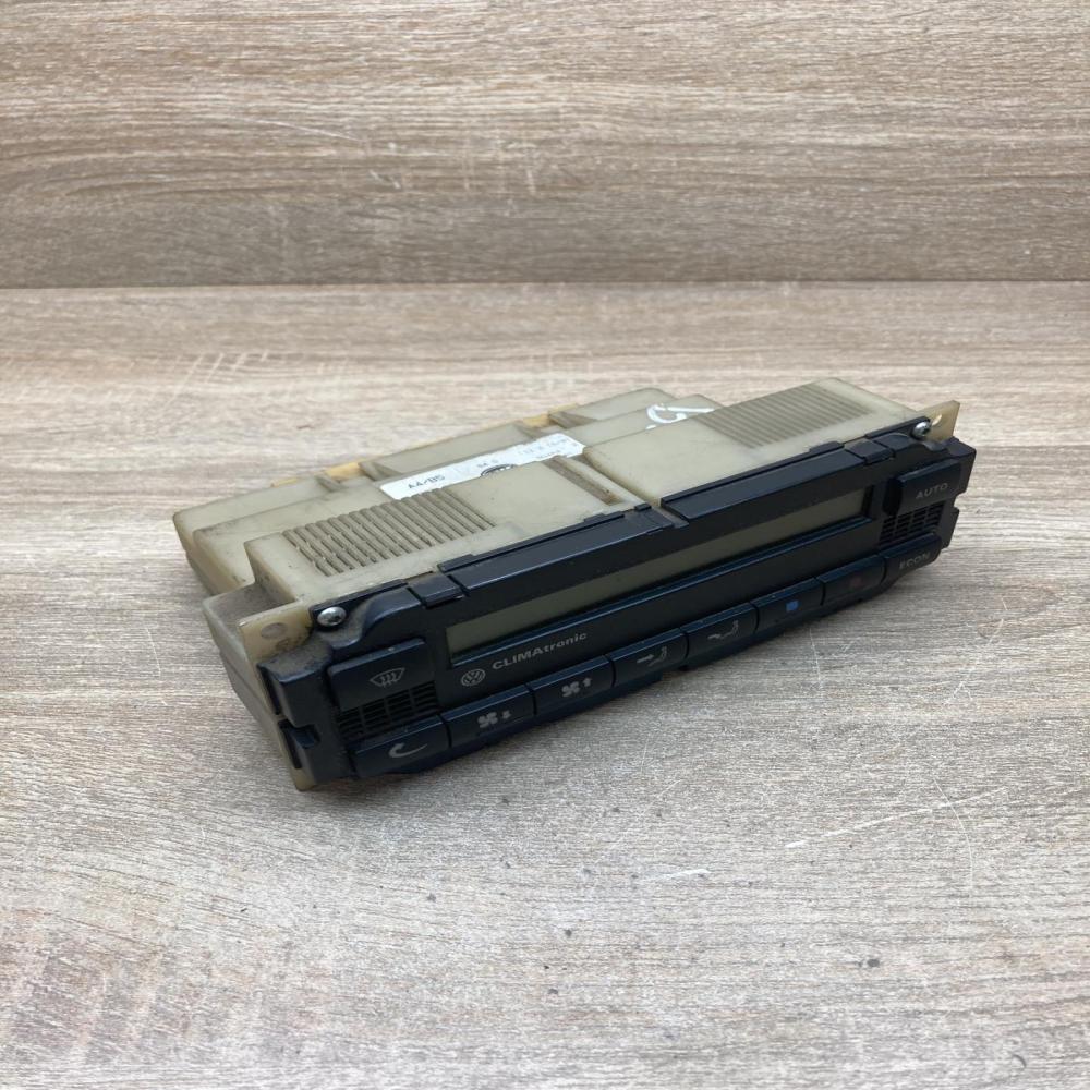 1J1907044 5HB007617  Climate control unit Volkswagen PASSAT B5