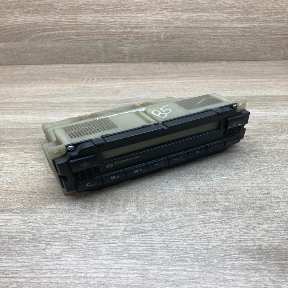 3B1907044A 5HB007617  Climate control unit Volkswagen PASSAT B5