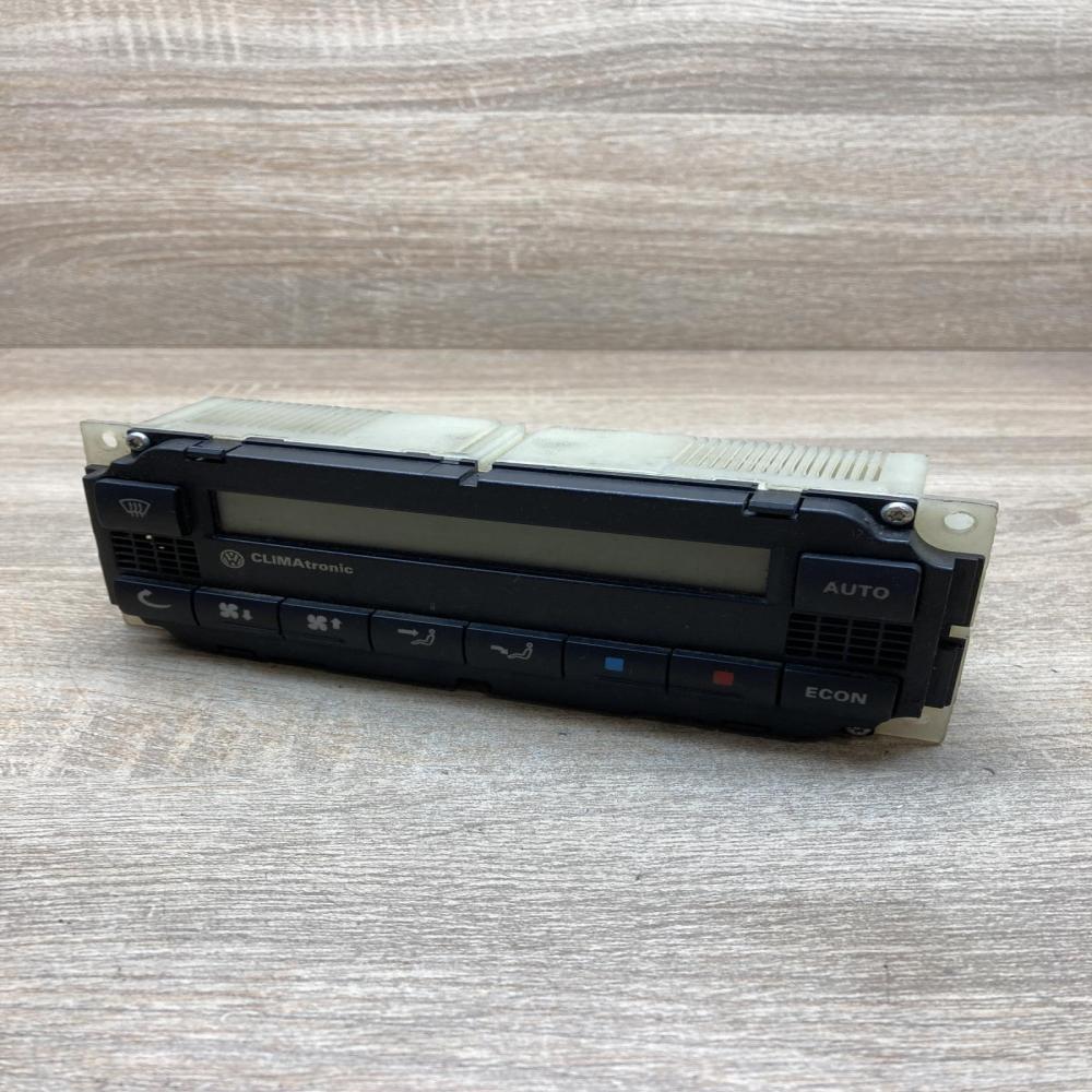 3B1907044B 5HB007617  Climate control unit Volkswagen Golf IV