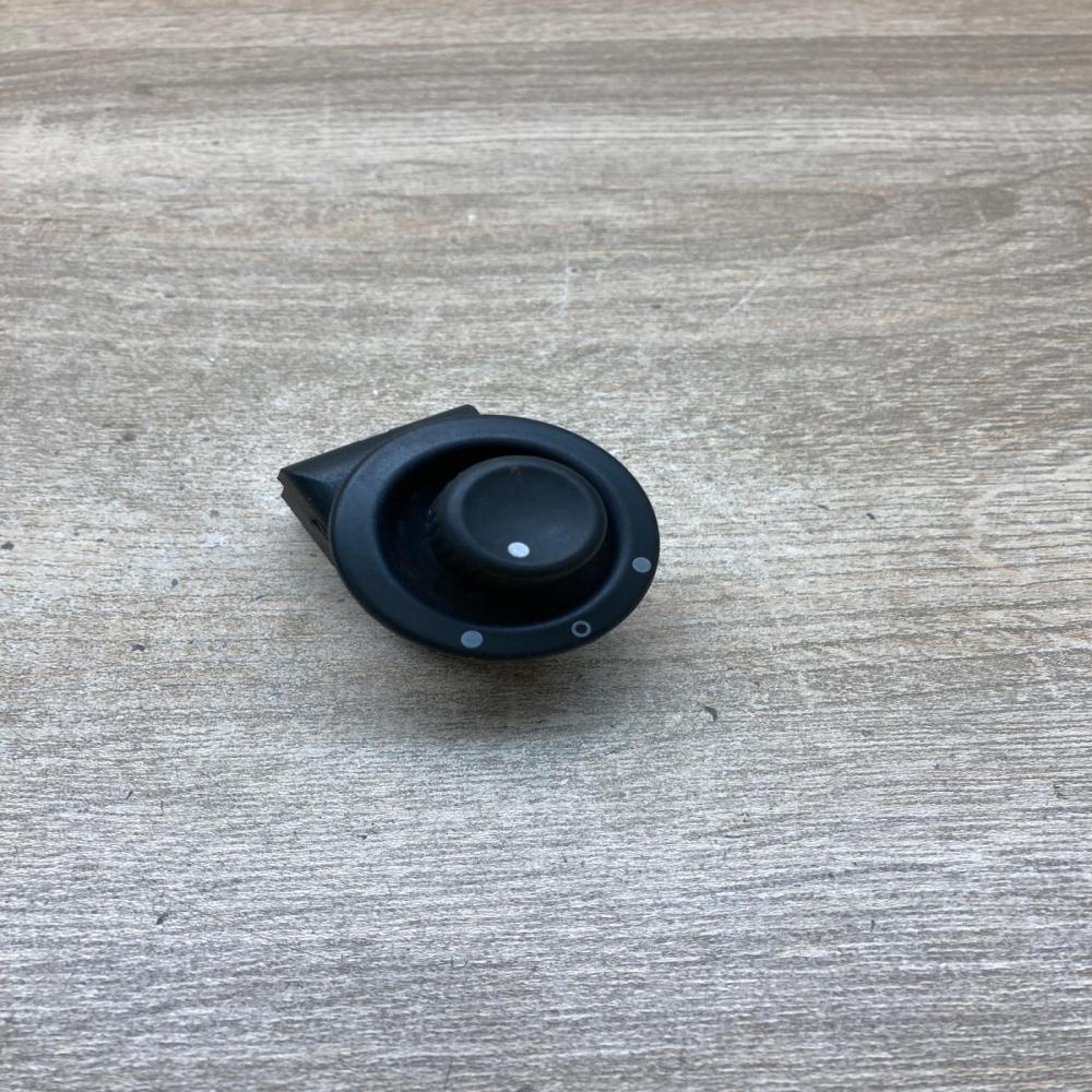 7700841240D 103515  Wing mirror switch Renault Megane I