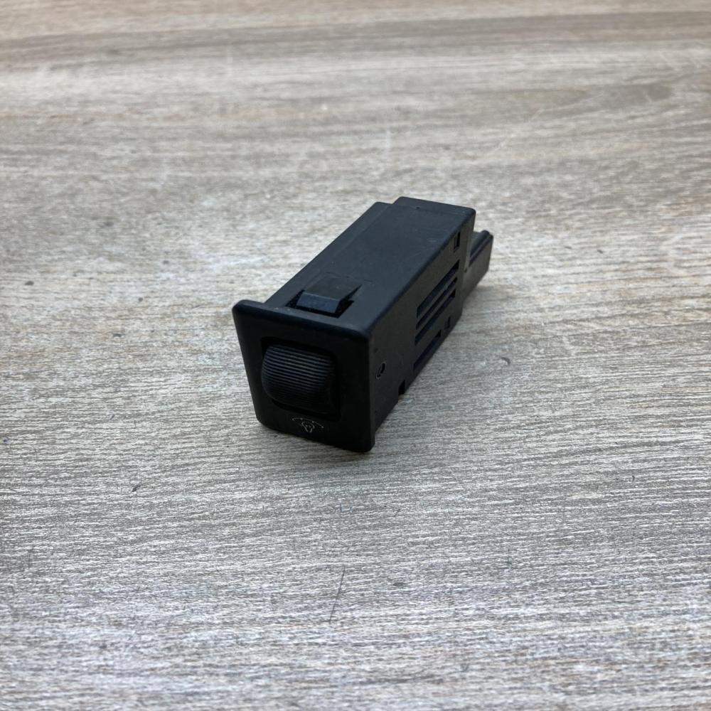 321025   Panel lighting control switch Nissan Primera