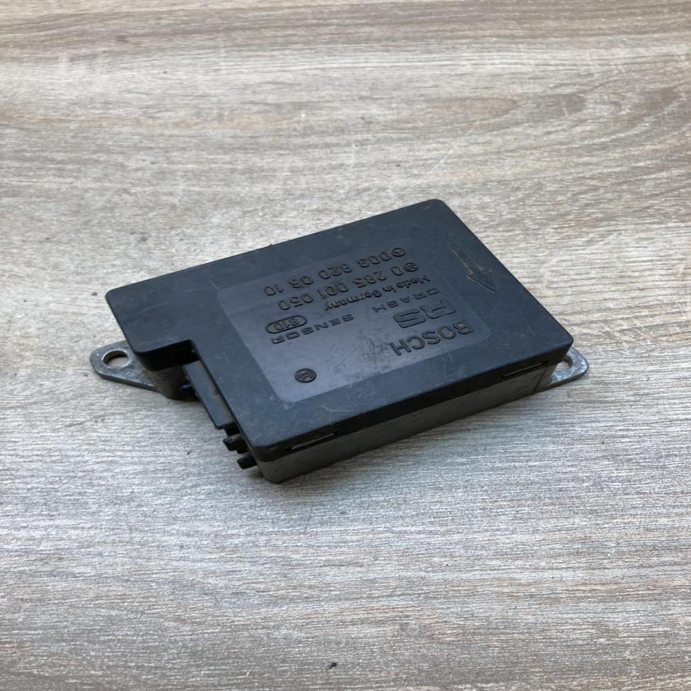 0038200610 0285001050  Airbag control unit/module Mercedes-Benz 190 W201