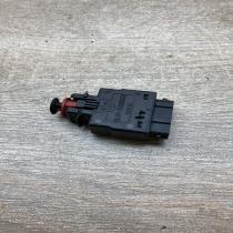 1382385   Brake pedal sensor switch BMW 7 E32