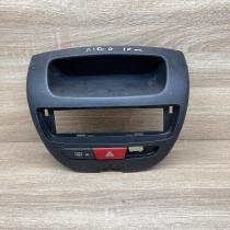 55405 0H010   Radio/GPS head unit trim Peugeot 107