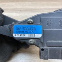 8D1723523N 6PV008376  Accelerator throttle pedal Audi A6 S6 C5 4B