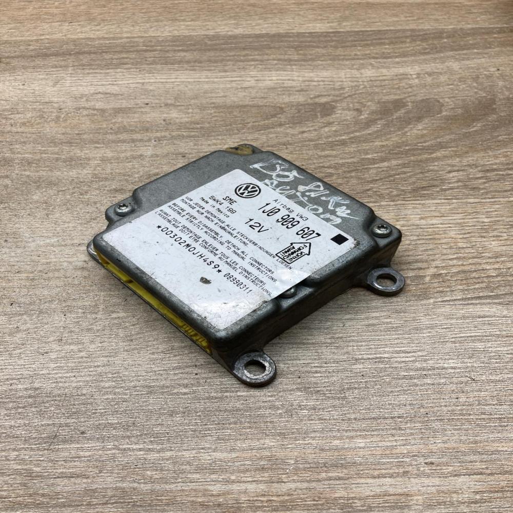 1J0909607 5WK4199  Airbag control unit/module Volkswagen PASSAT B5