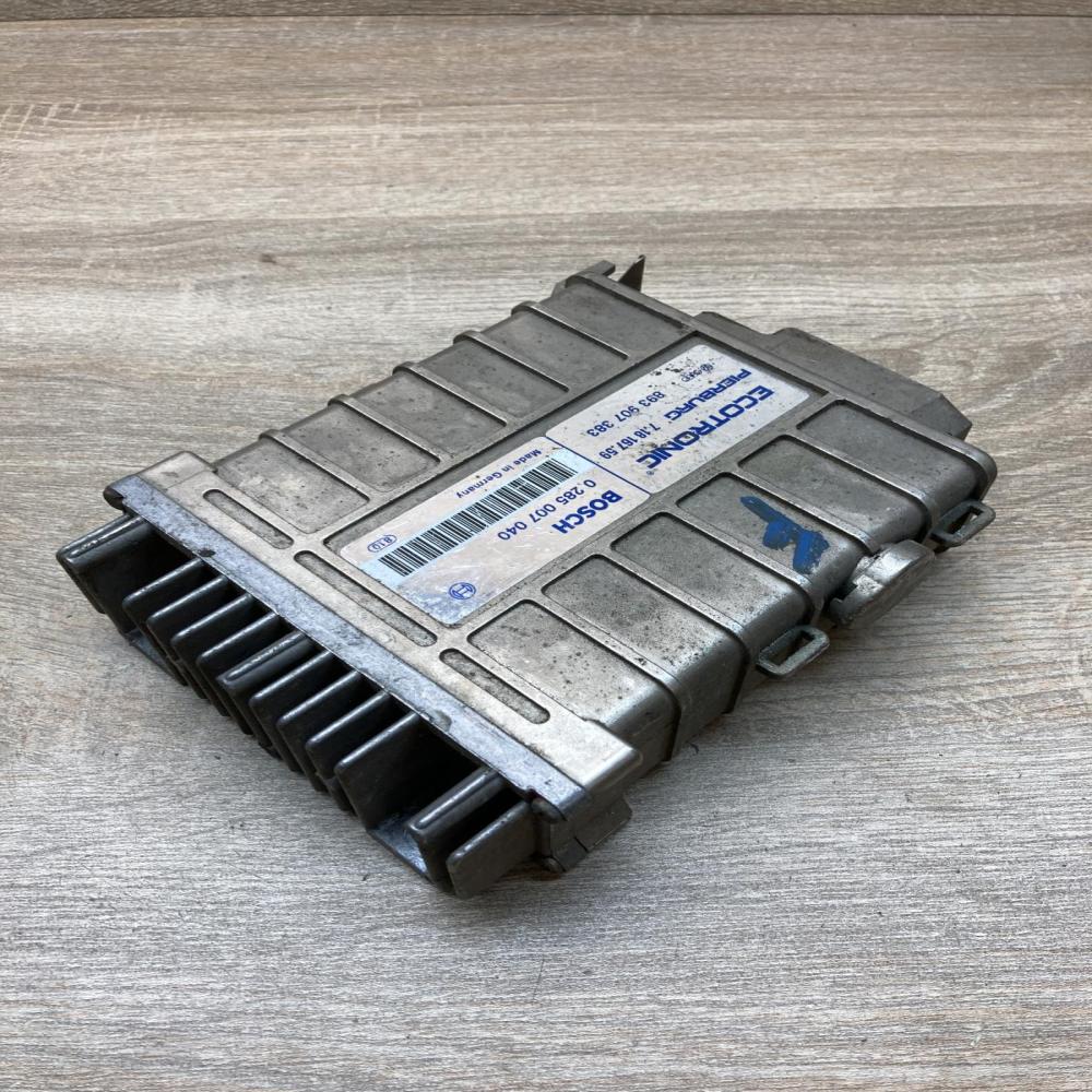 893907383 0285007040  Engine control unit/module ECU Volkswagen Golf II