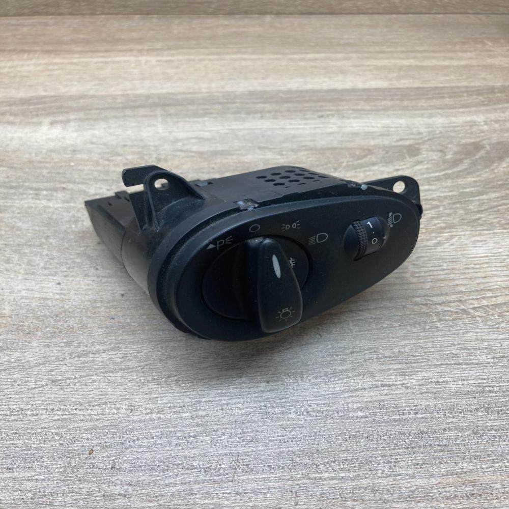 498610  CH Light switch Ford Fiesta