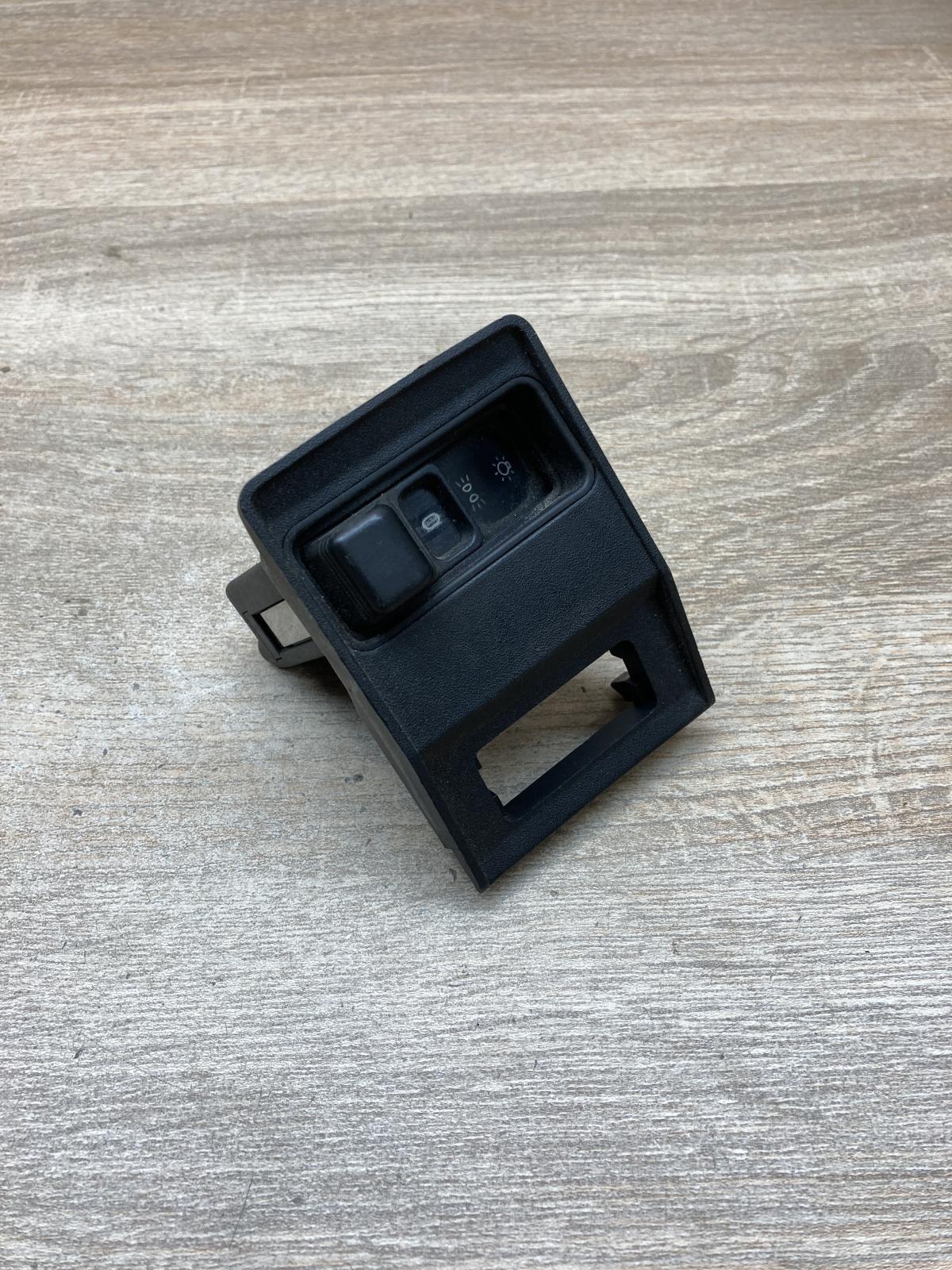 1391338   Light switch BMW 5 E34