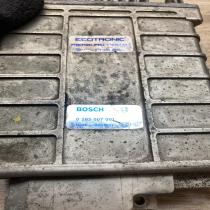 811907383 0285007001  Engine control unit/module ECU Volkswagen Golf II