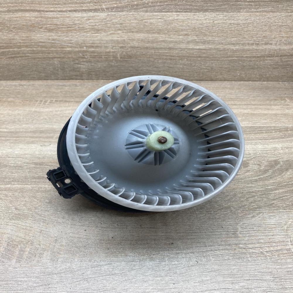 272700 5001   Heater fan/blower Lexus RX 330 - 350 - 400H