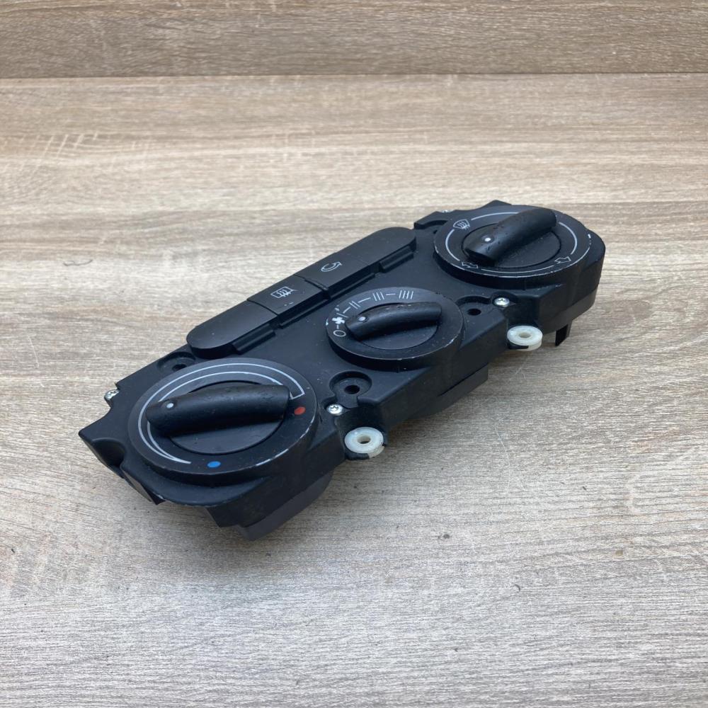 8P0819047F 5HB008849 04  Climate control unit Audi A3 S3 8P