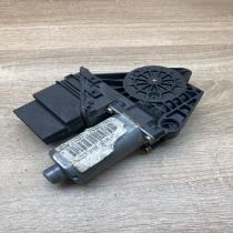 3B5839752CD 169006174  Rear door window regulator motor Volkswagen PASSAT B5