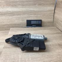 3B5839752CD 169006174  Rear door window regulator motor Volkswagen PASSAT B5