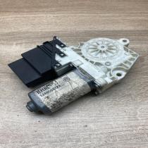 1J4959812A   Rear door window regulator motor Volkswagen Golf IV