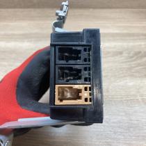 8P4035225D 7617310103  Aerial antenna amplifier Audi A3 S3 8P
