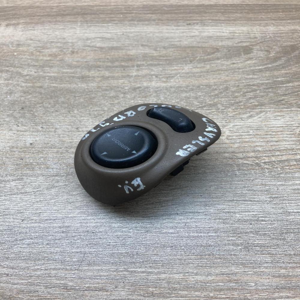 04760174AF   Wing mirror switch Chrysler Concorde