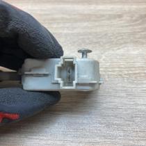 3B0810773B 3B0959782  Fuel tank cap lock motor Volkswagen PASSAT B5