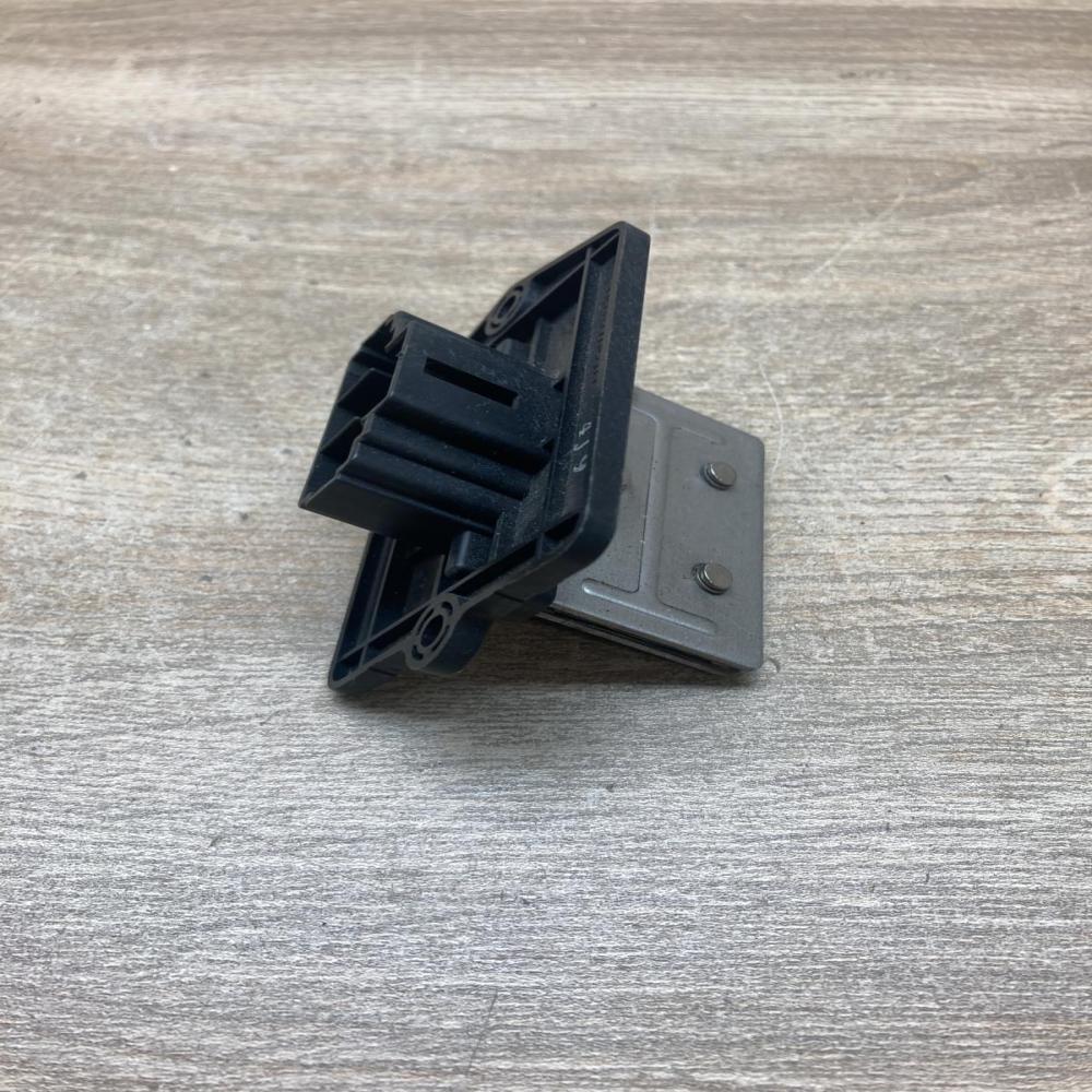 HB151RC1M HB151RC1M 4J9  Heater blower motor/fan resistor Mazda 323 F