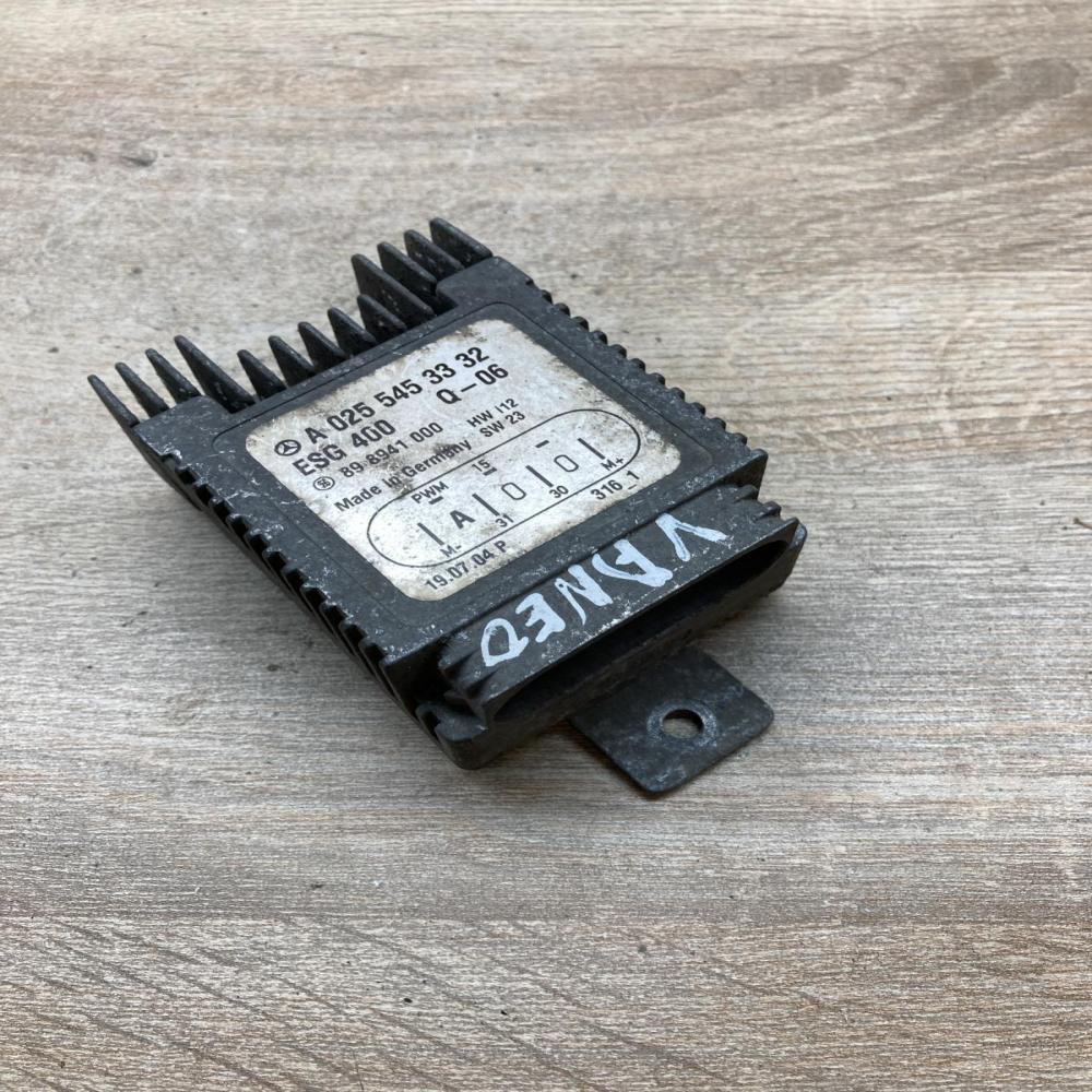 A0255453332   Coolant fan relay Mercedes-Benz Vaneo W414