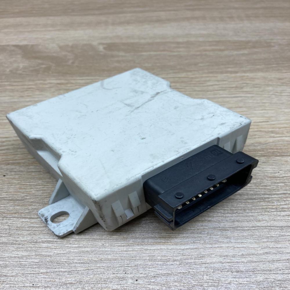 150696   Window wiper relay Toyota Avensis T250
