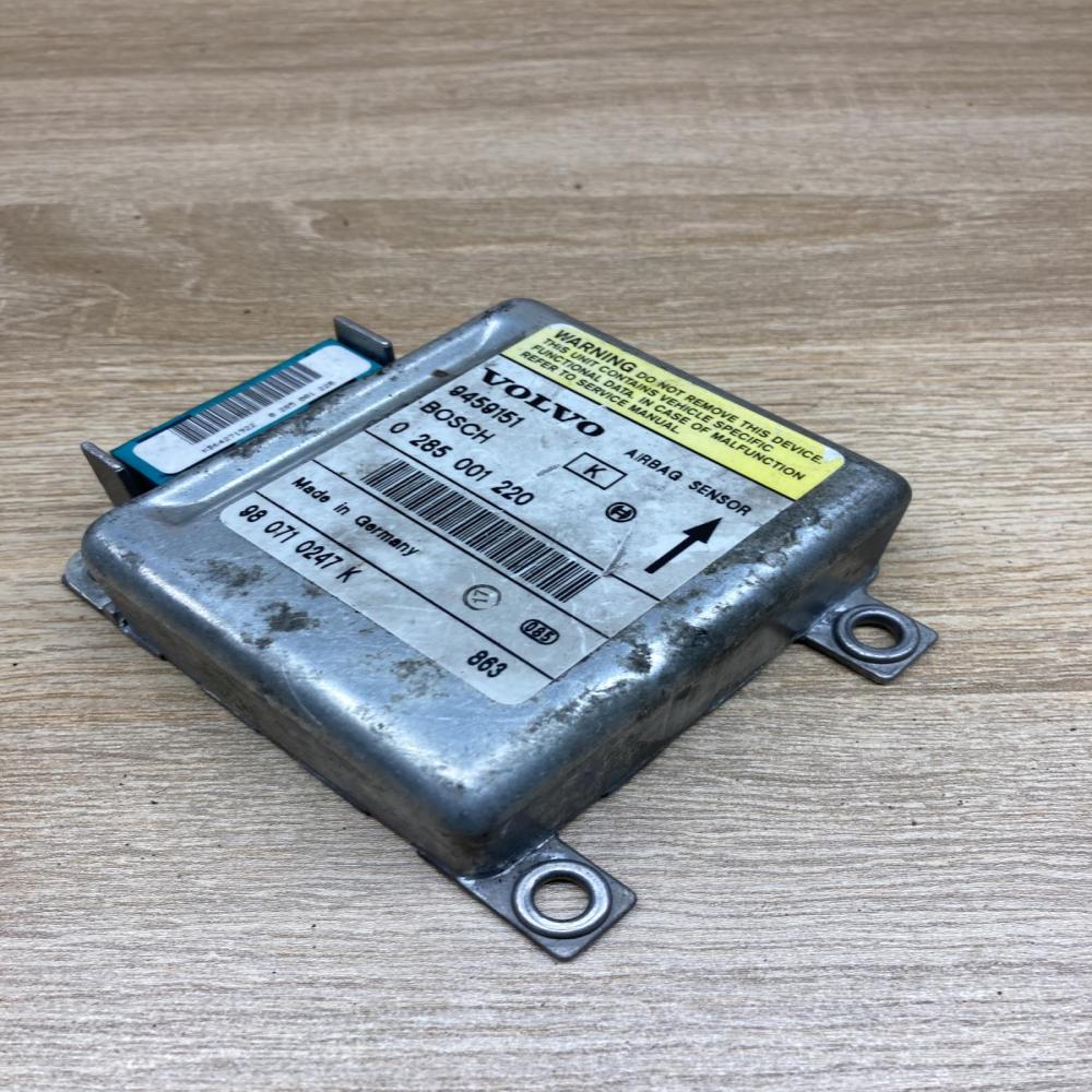 9459151 0285001220  Airbag control unit/module Volvo S70  V70  V70 XC