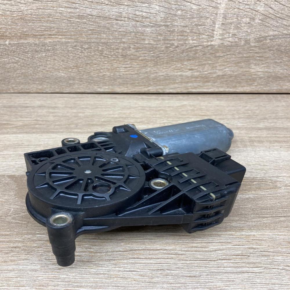 2002001815 0130821774  Rear door window regulator motor Audi A6 S6 C5 4B