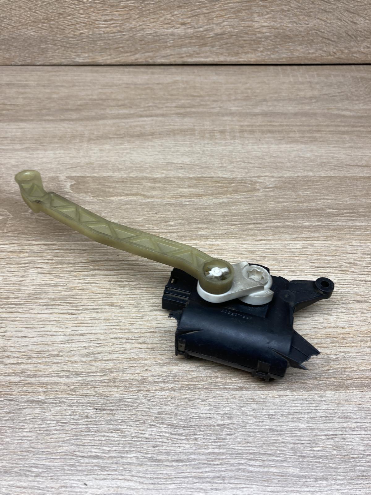 1K1907511C 0132801340 983124X Air flap motor/actuator Volkswagen PASSAT B6