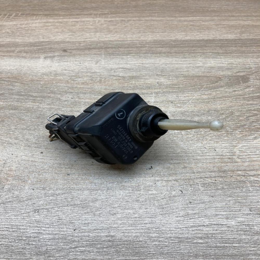 4D0941295 0307852315  Headlight level adjustment motor Audi A4 S4 B5 8D