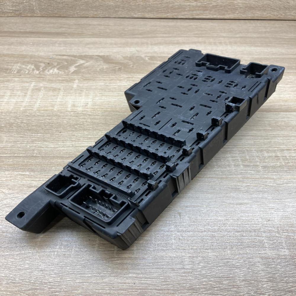 9452993   Fuse module Volvo V70