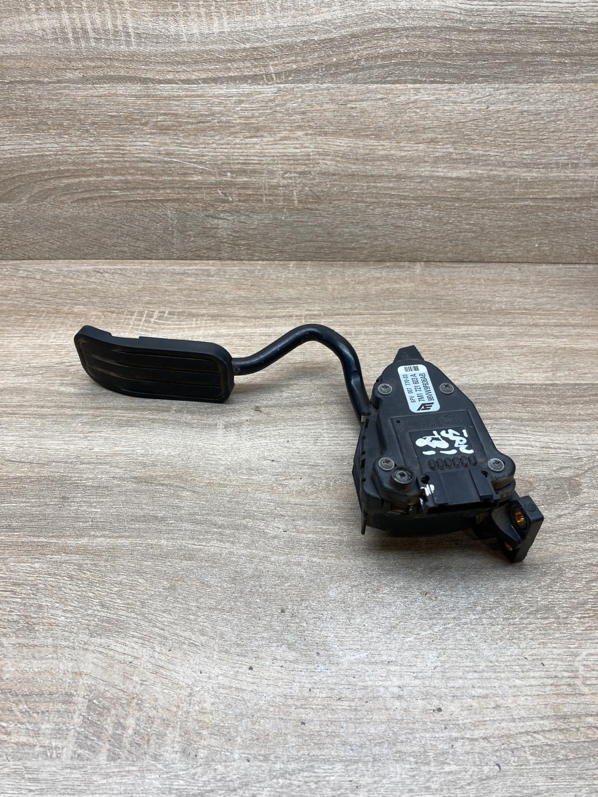7M1721603A 98VW 9F836 AB  Accelerator throttle pedal Volkswagen Sharan