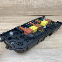 13144709 519066005 UQ Fuse module Opel Signum