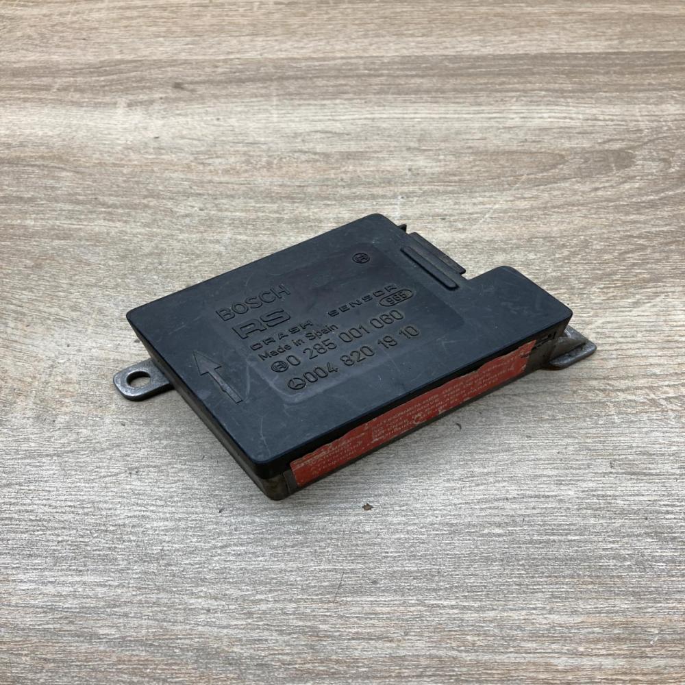 0048201910 0285001060  Airbag control unit/module Mercedes-Benz E W124