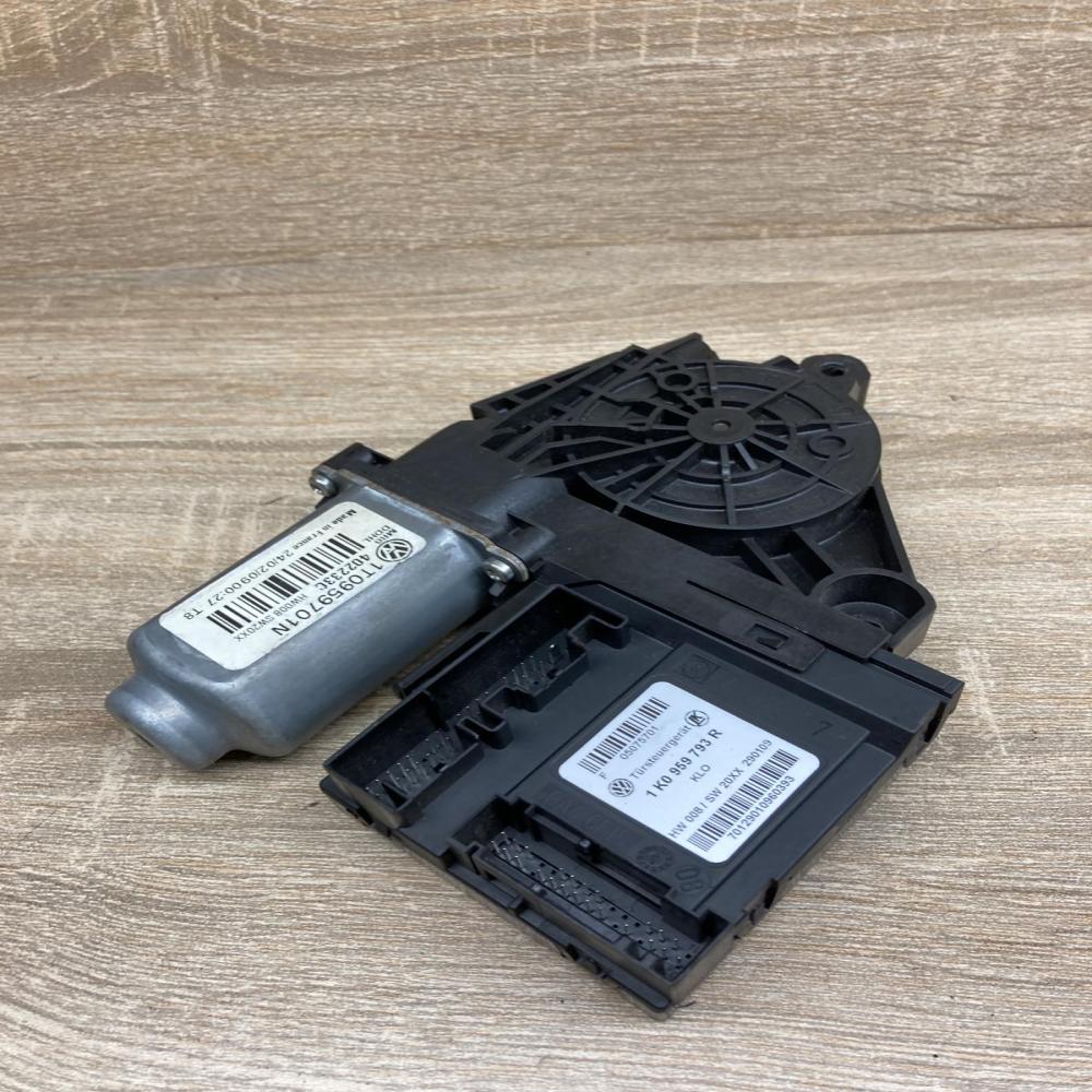 1K0959793R 1T0959701N  Front door window regulator motor Volkswagen Touran I