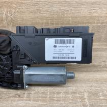 7L0959792A 7L0959702N  Front door window regulator motor Volkswagen Touareg I