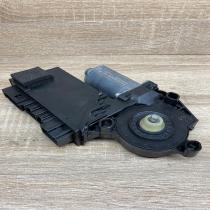 7L0959793A   Front door window regulator motor Volkswagen Touareg I