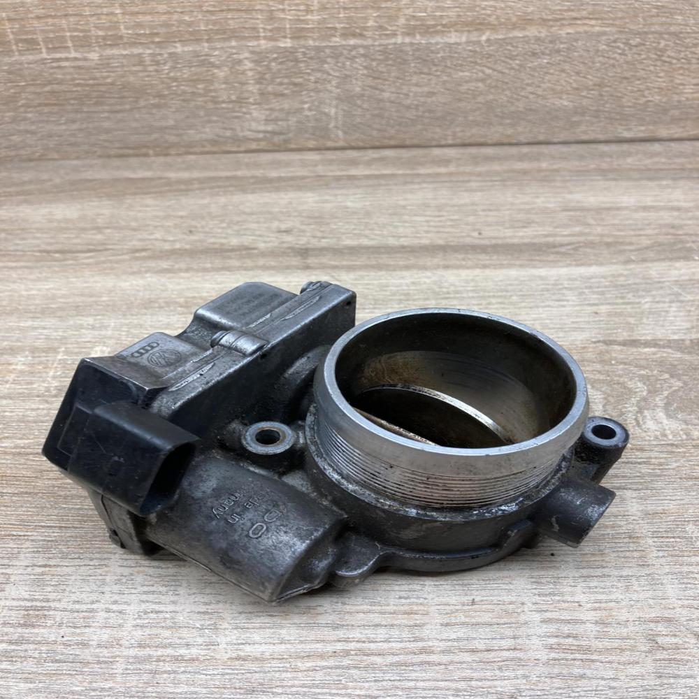 8E0145950D A2C53081714  Throttle valve Volkswagen PASSAT B7