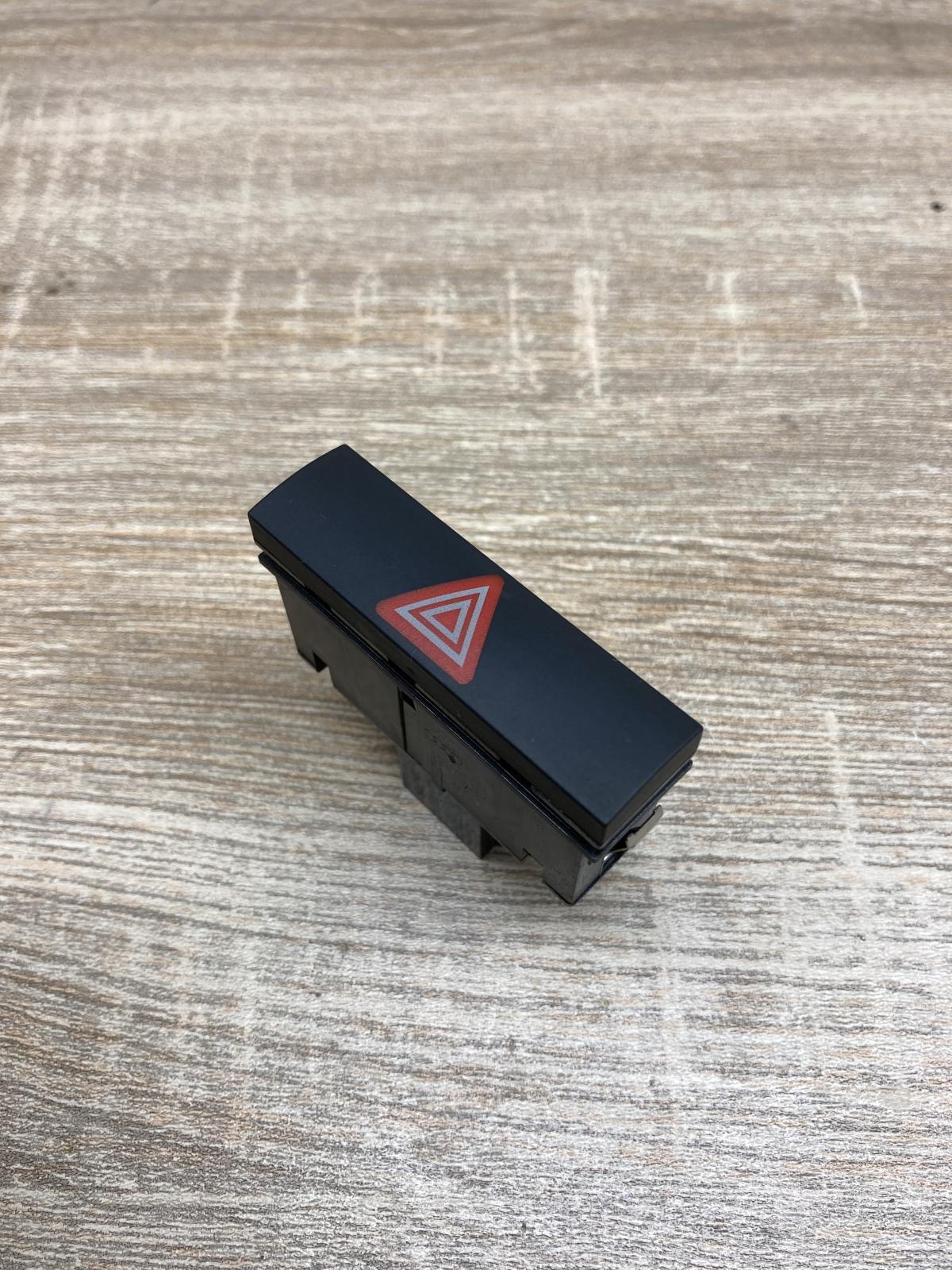 4F0941509   Hazard light switch Audi A6 S6 C6 4F