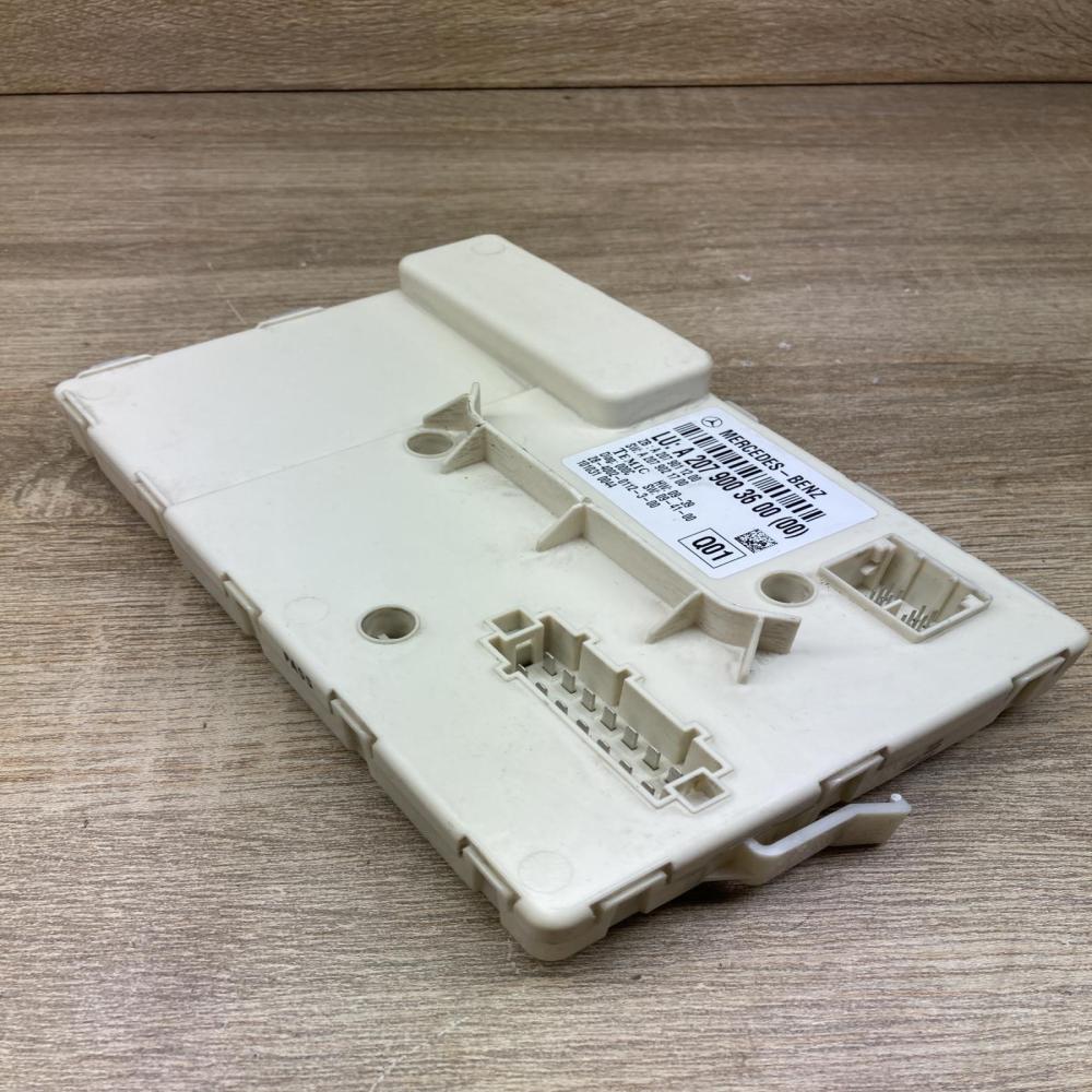 A2079003600   Fuse module Mercedes-Benz E C207 W207