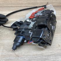 7L0839016D   Rear door lock Volkswagen Golf V