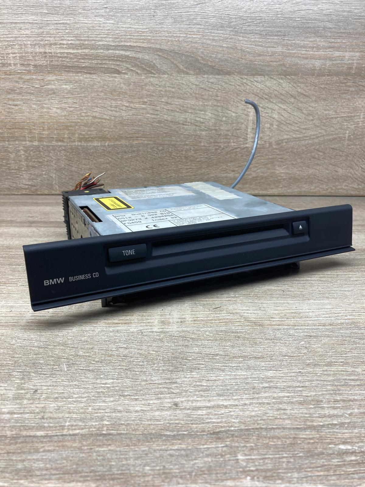 6902818 7649273042  Radio/CD/DVD/GPS head unit BMW 5 E39